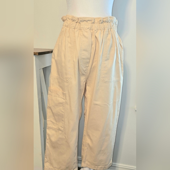 Anthropologie Beige Cargo-Style Capri Pants Women's Size Small - Picture 2 of 11